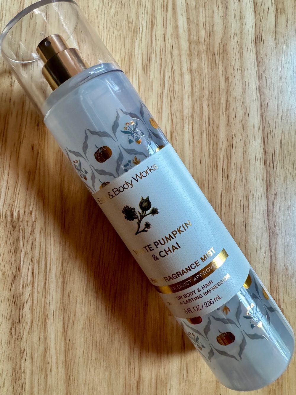 Bath & Body Works White Pumpkin & Chai. white and gold